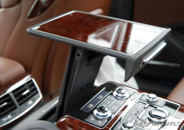 奥迪a8lw12，全新奥迪a8lw12评测（网友：看着比奔驰S气场足）