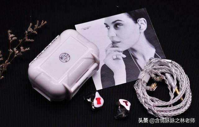 七夕送什么情人节送女友的好礼物，锦瑟香也TxBEAR 3 HIFI耳机