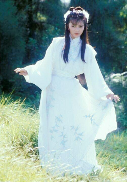 小龙女是谁演的，小龙女都有谁演过（金庸剧4位最美小龙女）