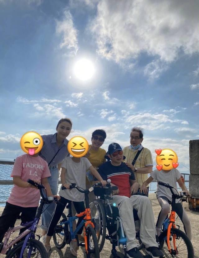 黎姿太重親情！和父親合影模樣相似，退圈照顧弟弟和父母非常強大 娛樂八卦吃瓜 第8张