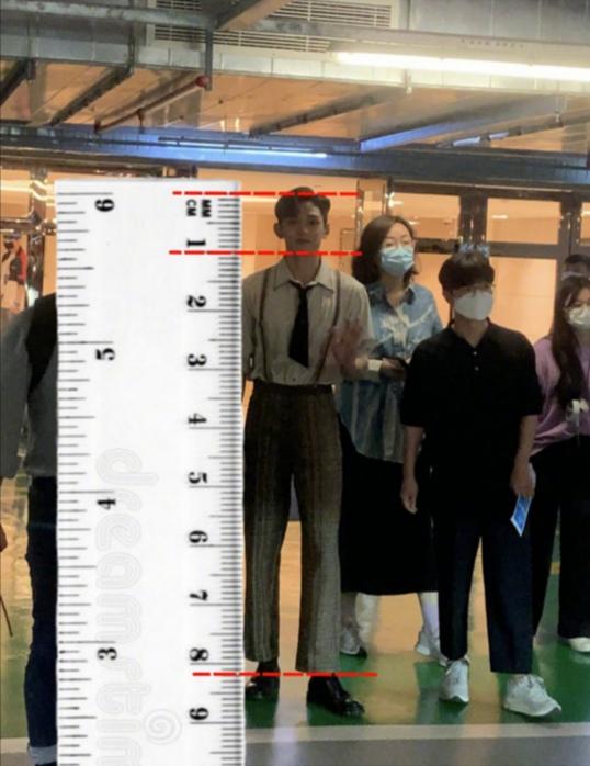 「跑男」新一季顏值擔當黃旭熙，高顏值+雕塑般的身材，我愛了 健身減肥達人 第1张