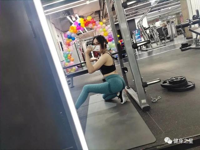 健身的女生有多美？這位95後小姐姐的身材，也太辣了 街拍正妹 第12张