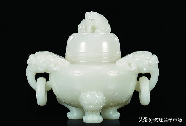 圣诞节送什么寓意的翡翠饰品做礼物？愿所有平安夜，都如意吉祥 女朋友生日