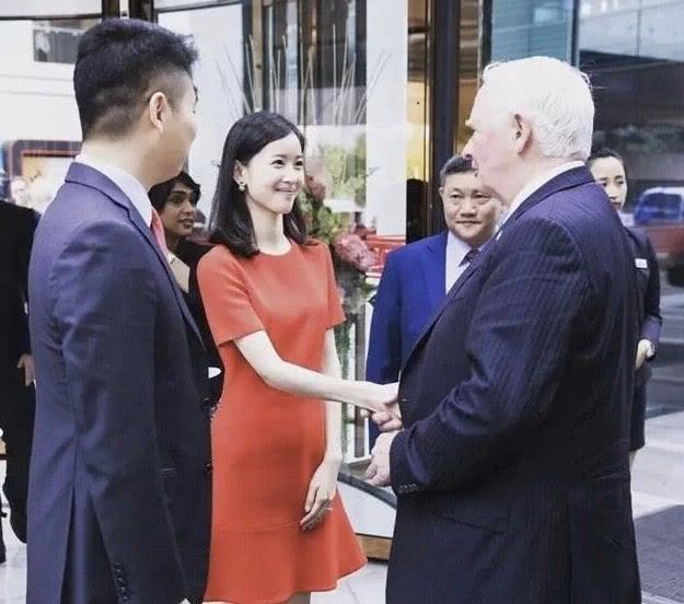 章澤天曬家中健身照！穿露臍背心配高腰短褲，身材太好不像生過娃 娛樂八卦吃瓜 第5张