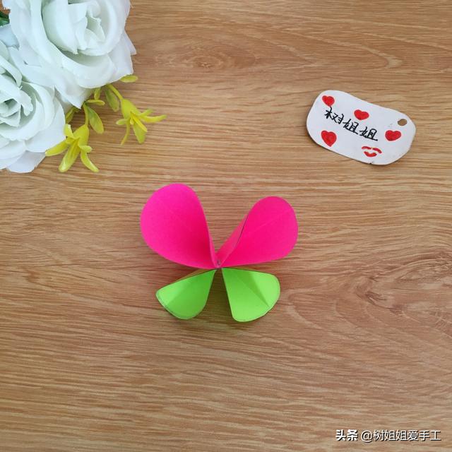 立体蝴蝶折纸步骤图解 最简单蝴蝶折法4步图片