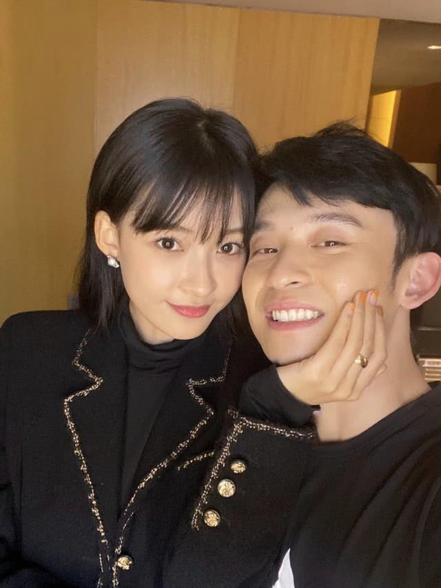 董子健孫怡婚後超甜蜜！曬孫怡美照慶生，孫怡狀態好哪像當了媽？ 娛樂八卦吃瓜 第3张