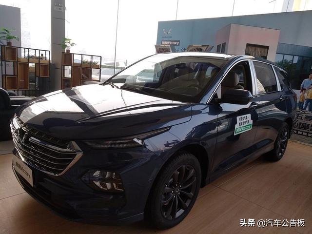 六座车市场被“大四座”抢风头，月销破万的五菱凯捷真实试驾分享