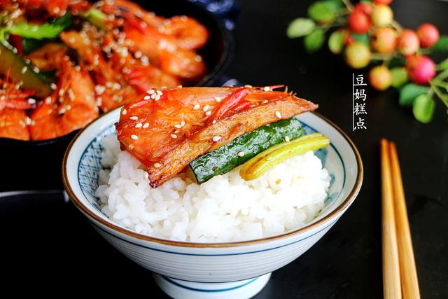 中秋聚餐，教你做干鍋香辣蝦，只花一半的錢，一家人吃過癮 熱愛美食 第17张