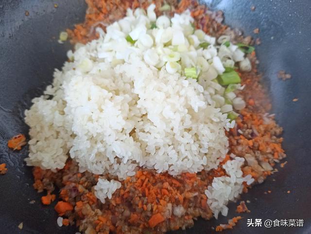 餃子皮別浪費了，教你4種創新吃法，皮脆餡香，上桌孩子們搶著吃 熱愛美食 第47张