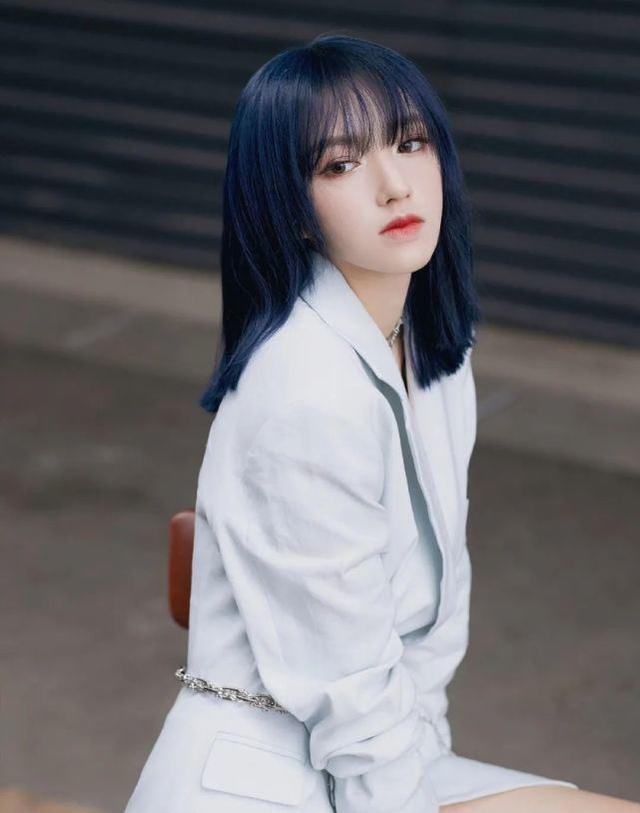 110斤程瀟太會穿！中介西裝穿出酷帥感，職業裝也能變身潮流單品 娛樂八卦吃瓜 第7张