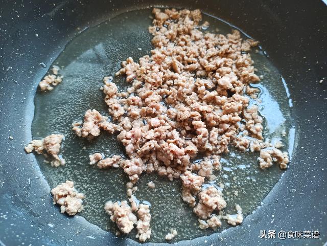 餃子皮別浪費了，教你4種創新吃法，皮脆餡香，上桌孩子們搶著吃 熱愛美食 第31张