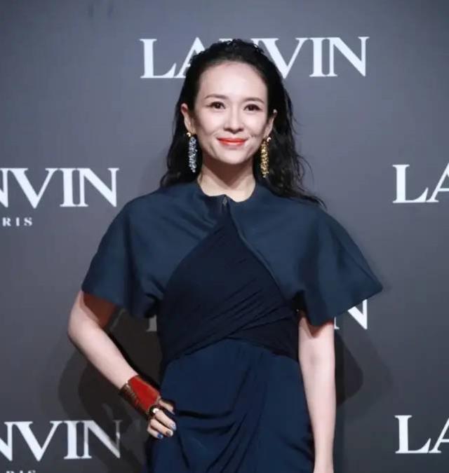 因顏值崩塌引熱議，被嘲營銷大戶，失去美貌的迪麗熱巴還剩什麼？ 娛樂八卦吃瓜 第8张