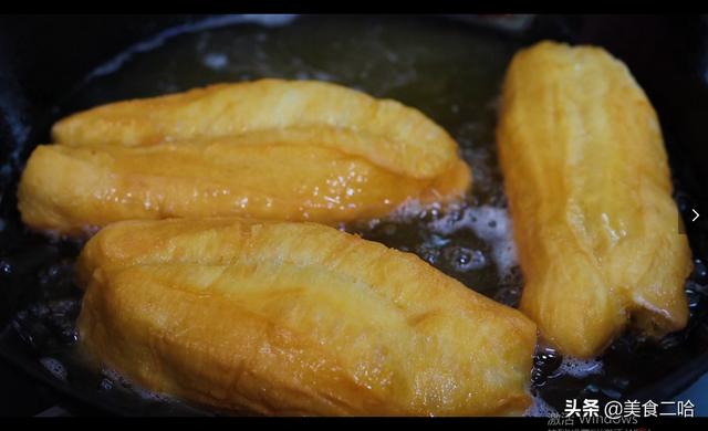 油条的制作方法和步骤（炸油条手法窍门）