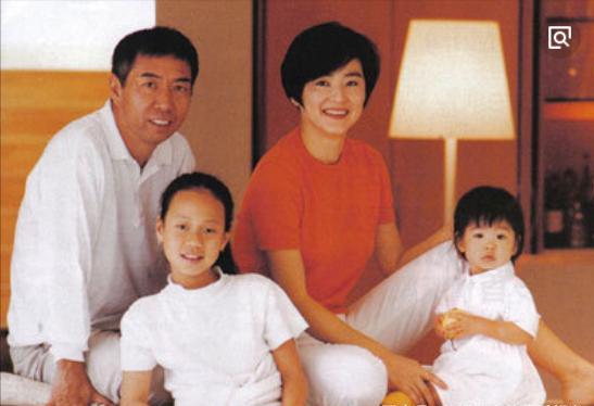 網爆林青霞丈夫有私生子！僅有兩女兒的婚姻中，27年過後何去何從 娛樂八卦吃瓜 第9张