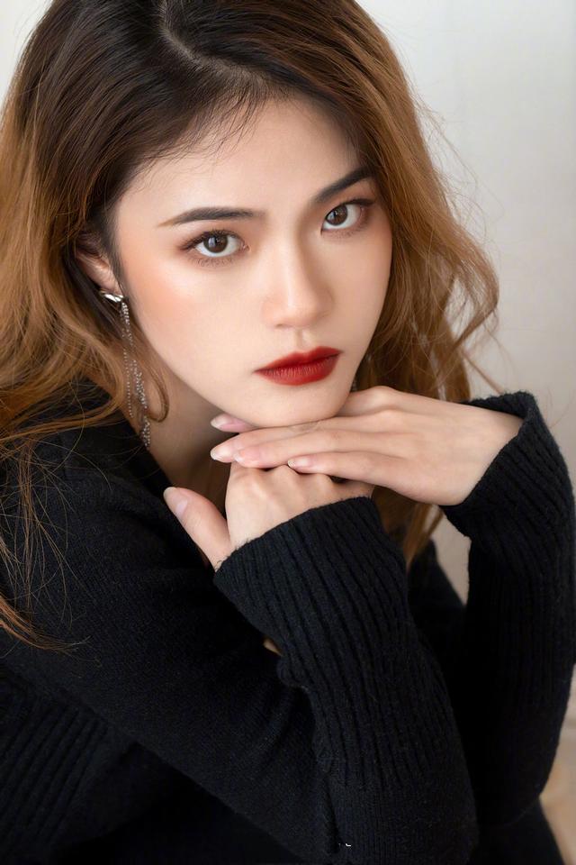 为了哄女朋友开心，我一大直男熬夜研究了N种口红色 七夕送女朋友什么礼物好