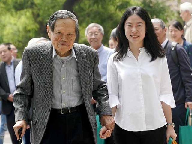 28歲翁帆嫁82歲老者，三觀相符，楊振寧：翁帆是甜蜜的天使 娛樂八卦吃瓜 第6张