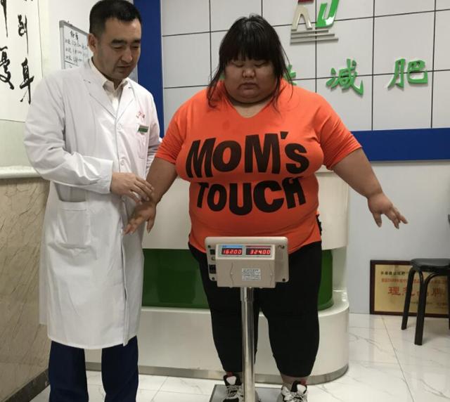 “School Flower“ Chen Wanzhi: 1.55 meters high and weighing more than 300 kilograms, sleeping on 2 beds, how are the couples now?