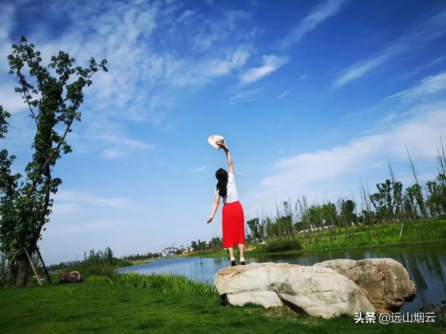 自拍杆的使用方法图解（手把手教你使用自拍杆）