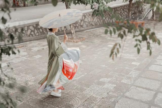 情人节送女生什么10首最美的七夕诗词，愿你拥有美好的爱情