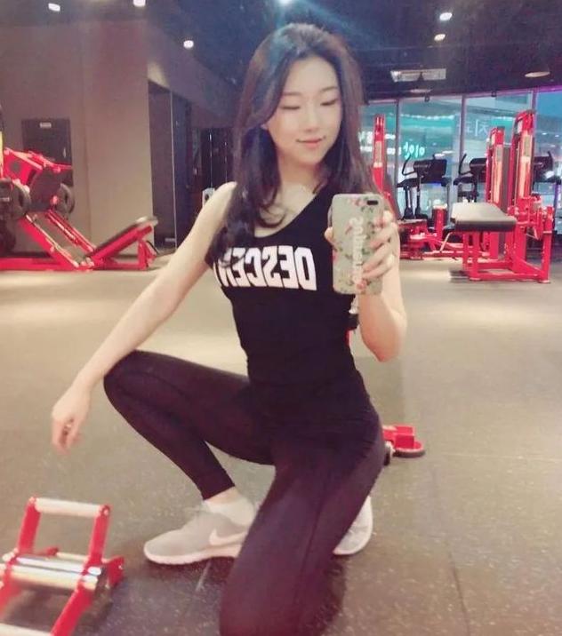 170韓國女私教，健美身材讓人眼前一亮，性感嫵媚，殺傷力十足 街拍正妹 第6张