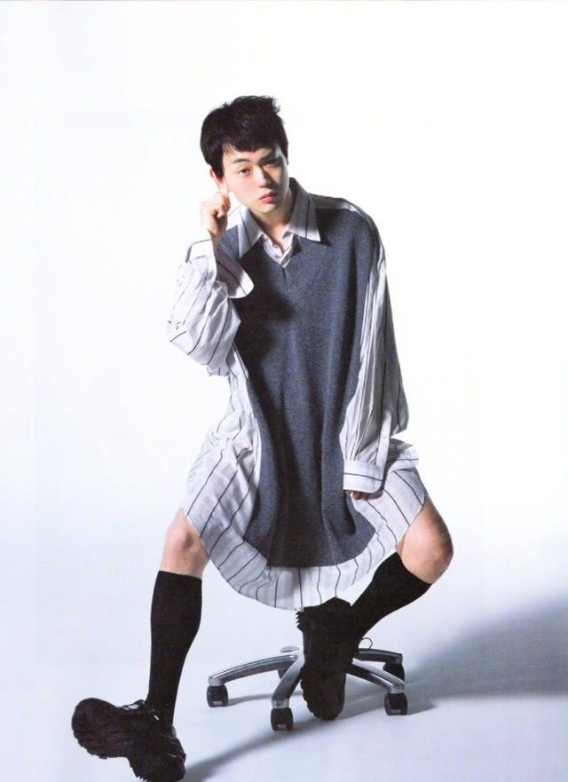 菅田將暉、小松菜奈時尚大片釋出！隨意發型和寬松服飾，盡顯慵懶 娛樂八卦吃瓜 第3张