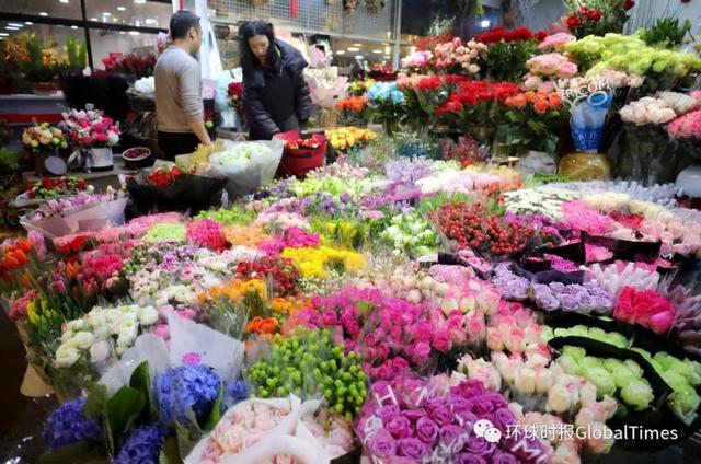 情人节要送什么礼物明天情人节怕啥？单身汪们，咱戳进来“云收花”！