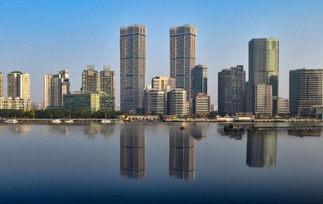 来福士购物中心，重庆来福士购物中心入驻品牌（深圳来福士，雄起）