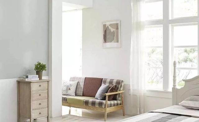 玻璃怎么擦才干净，怎样擦出来的玻璃又干净不落灰尘（在水里兑点“盐”）