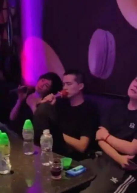 窦唯个人简历资料，从“摇滚歌王”到“流浪歌手”