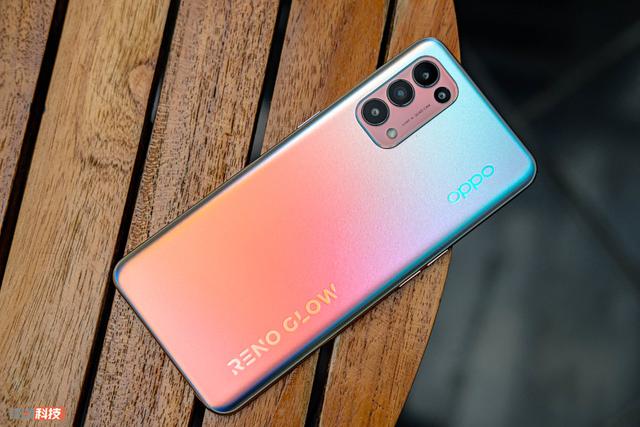 圣诞节给另一半送什么？试试好看又实用的 OPPO Reno5 系列 七夕送女朋友什么礼