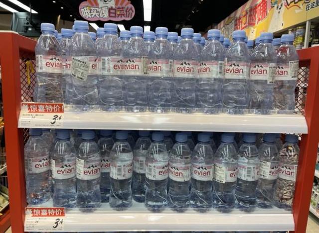 便宜又有质量的零食店，最近杭州街头悄悄兴起这种零食特卖店