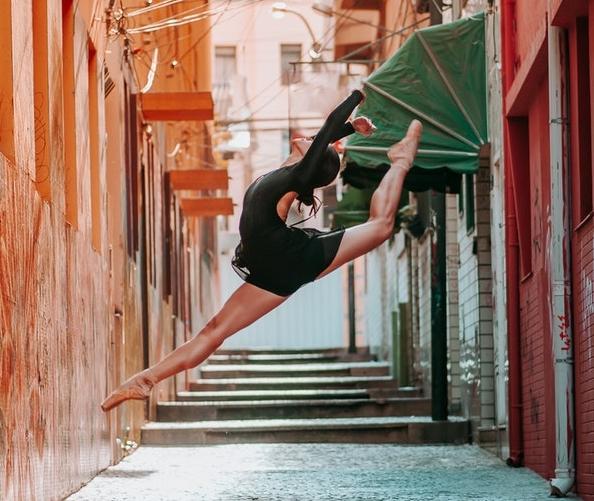 放羊的和砍柴的故事（放羊的与砍柴的告诉我们什么）