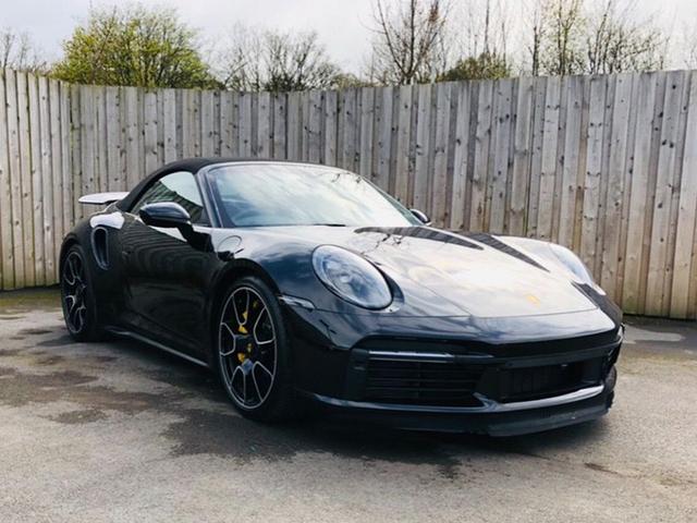 保时捷911 Turbo S实拍！软顶敞篷，搭3.8T引擎，内饰小幅度升级