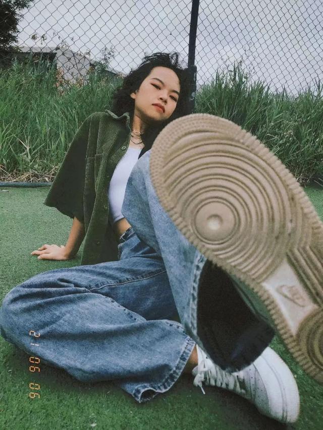 SNKR Girls送鞋丨翘臀还是长腿？球鞋女生们纷纷在夏天展示了自己的“隐藏级”