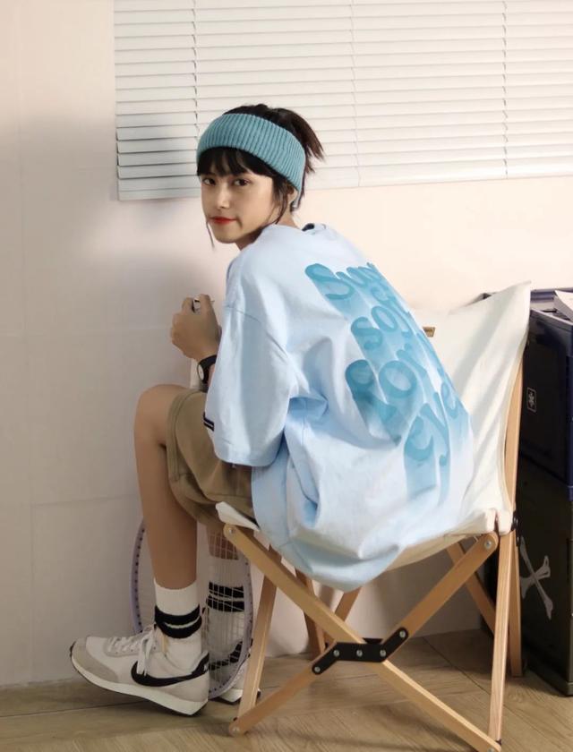 SNKR Girls送鞋丨翘臀还是长腿？球鞋女生们纷纷在夏天展示了自己的“隐藏级”