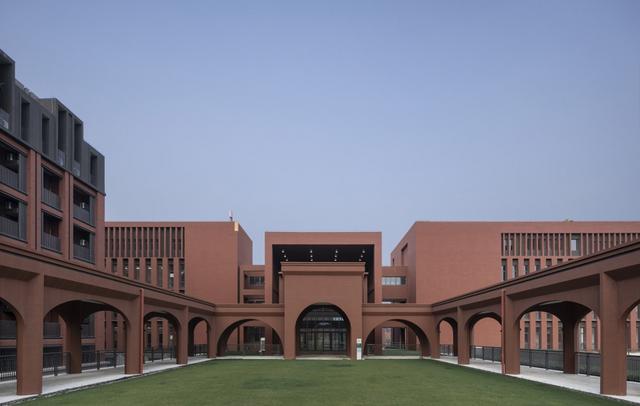 南京方山外国语分校，南京外国语学校方山校区