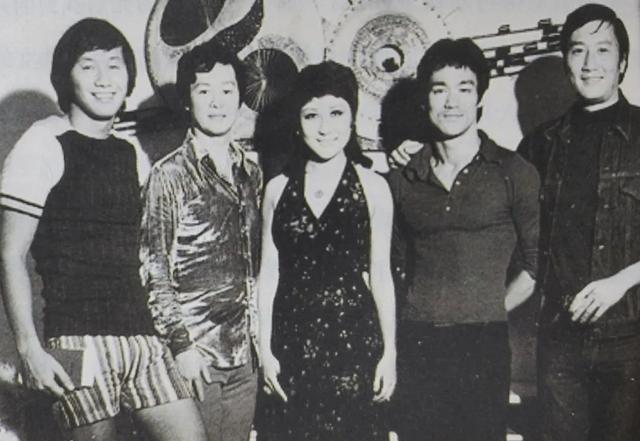 向華強陳嵐夫婦，為何堅持四十年如一日贍養向華強前妻丁佩？ 娛樂八卦吃瓜 第16张