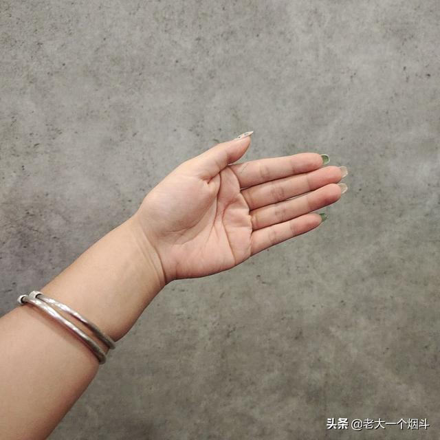情人节送女朋友礼物_12