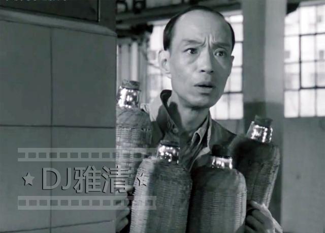在《大李小李和老李》中,文彬彬扮演理发师,戏不多,但人物形象鲜活.