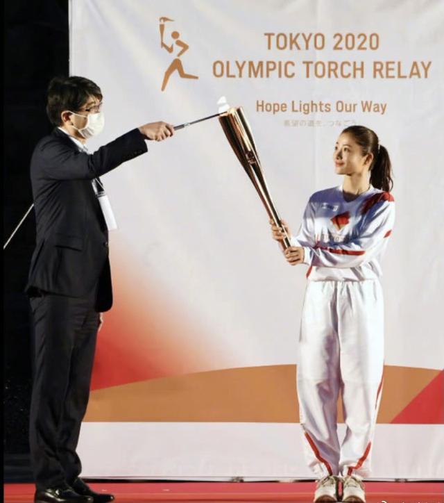 石原里美成奧運傳遞大使，現身公園傳遞火炬，笑起來超甜美 娛樂八卦吃瓜 第6张