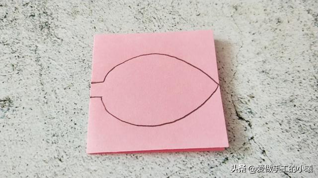 礼品盒上的蝴蝶结折法,圆形礼物盒蝴蝶结的系法图解