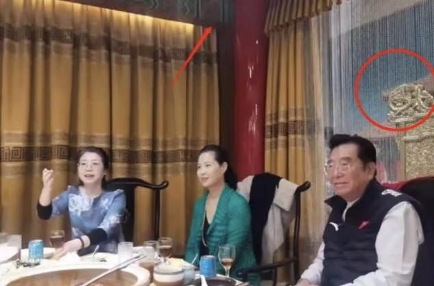 李雙江夢鴿罕見合體露面，參加友人葬禮表情沉重，兒子仍舊未露面 娛樂八卦吃瓜 第5张