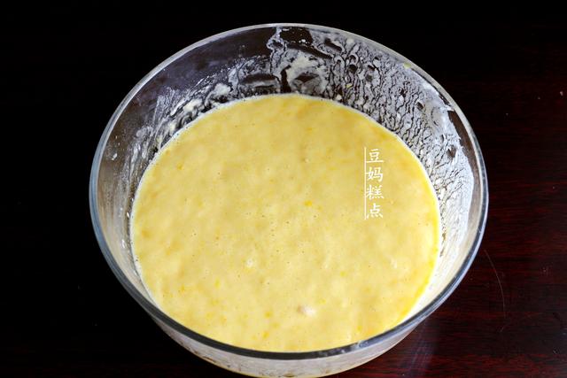 蒸或烤都可以，這蘋果蛋糕，不用打發，拌好麵糊就能做 熱愛美食 第10张