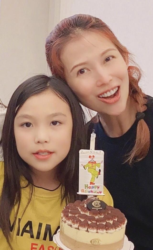 蔡少芬為女兒慶生，「皇後娘娘」太會生，倆女兒像她兒子像爸爸 娛樂八卦吃瓜 第3张