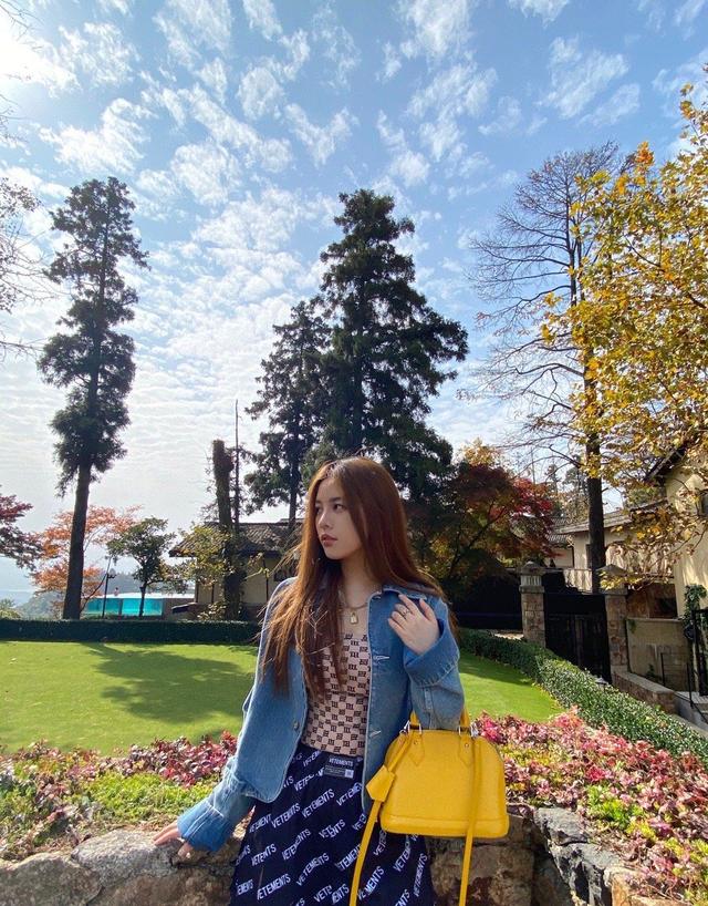 98年健身女神，前凸後翹性感火辣，這是多少女孩夢寐以求的身材 街拍正妹 第5张