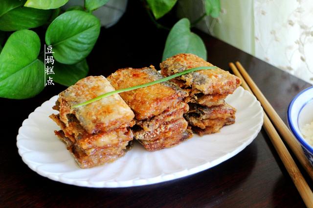 煎帶魚，這方法真是簡單又方便，用油少，不腥還特別入味 熱愛美食 第10张