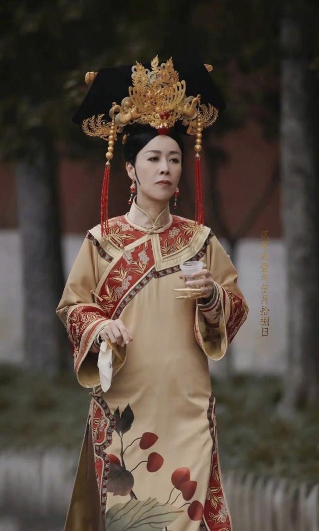 「歌壇大姐大」那英變娘娘，穿古裝派頭十足，網友：有皇後的氣場 娛樂八卦吃瓜 第3张