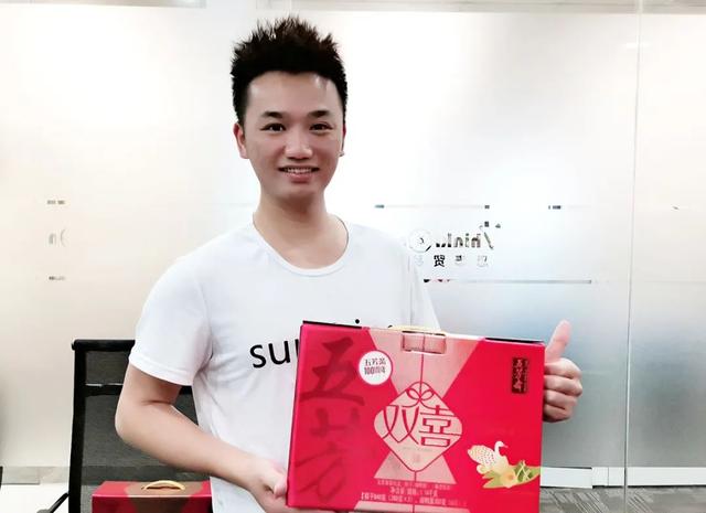 堆礼品图片 礼品堆图片