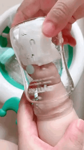 笑死我了，妹子你還好意思發自拍，門都變形了，好尷尬啊 搞笑整蠱 第19张