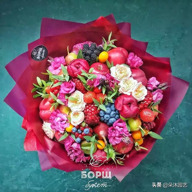 水果花束包装教程图解 礼物包装纸方法图解